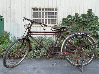 古びた自転車