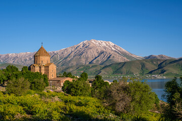 van Akdamar island and church Süphan mountain view