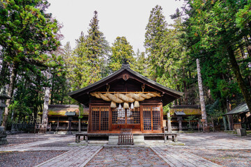 神楽殿 幣拝殿 御柱 諏訪大社下社春宮（長野県諏訪市）