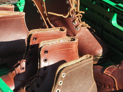 fle market  old  shoes