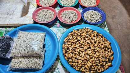 Fat Larvae coconut worms and silk worms To Eat, asian market sell insects