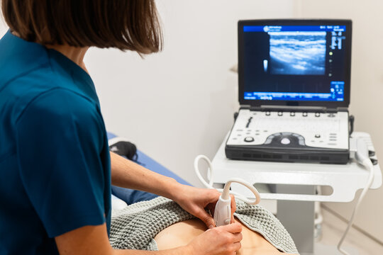 Ultrasound procedure in a medical clinic