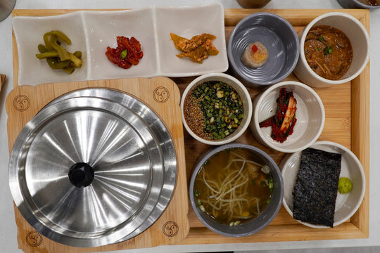 the composition of a Korean meal