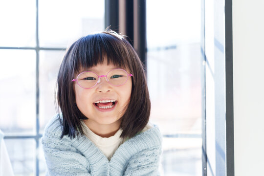 6歳の笑顔の子供