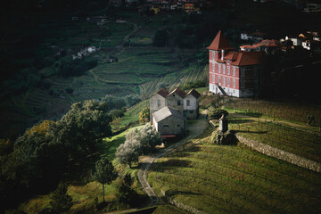 View of a settlement in the Douro Valley, Portugal. - obrazy, fototapety, plakaty