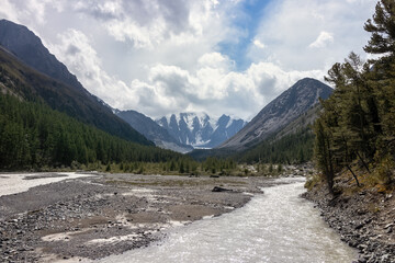 Fototapeta na wymiar Maashay River Valley in the Altai Mountains