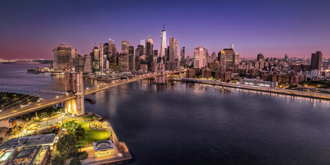Brooklyn Bridge and Lower Manhattan view - obrazy, fototapety, plakaty