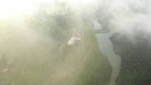 Fly through the fog, see the majestic broken mountains in Vietnam