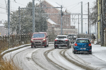 auto voiture circulation intemperie neige Belgique environnement