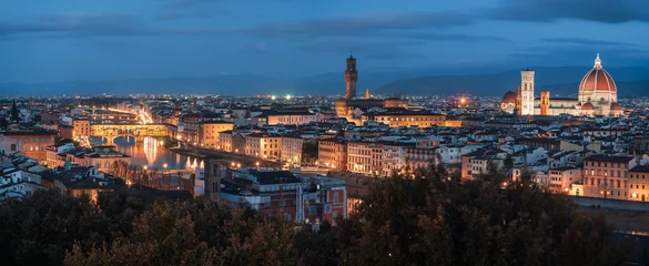 Photo sur Plexiglas Ponte Vecchio Panorama of Florence at sunrise in winter from Michelangelo Square. The best view in the world.