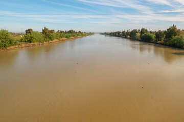 Der Rio Guadalquivir ist der Fluss von Sevilla und einer der wichtigsten spanischen Flüsse.