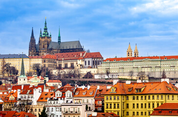 Cathédrale de Prague vue du Pont Charles