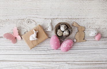 easter eggs on rustic wooden background - 711890098