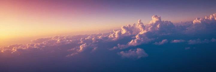 Violett Rosarote Wolken Panorama