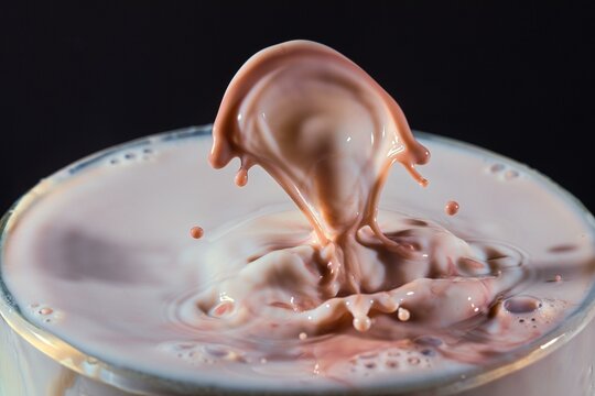 Drop photography milk and cocoa, highspeed photography, food, drops
