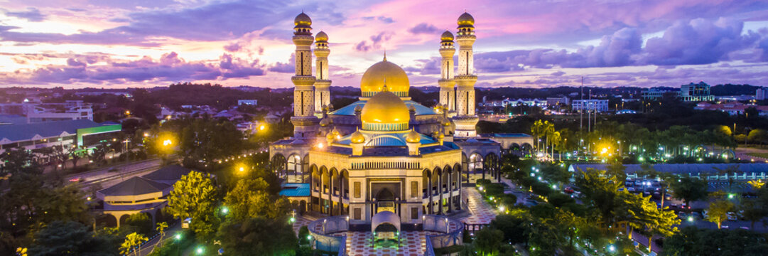 aerial view of mosque Jame' Asr Hassanil Bokliah at Brunei Darussalam