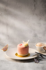 LYCHEE RASPBERRY MOUSSE