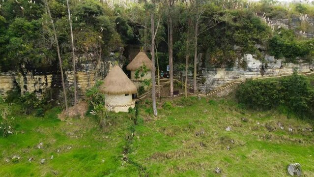 CAVERNAS  DE QUIOCTA - LAMUD