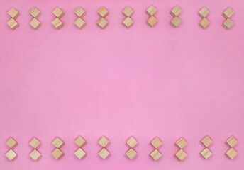 ウッドキューブを縦に2個ずつ上下一列に並べたピンクのフレーム