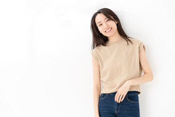 Obraz premium カジュアルファッションの女性ポートレート