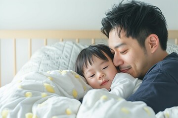 ベッドで寝ている日本人親子のポートレート（睡眠・うたたね・寝る・お父さん・息子）