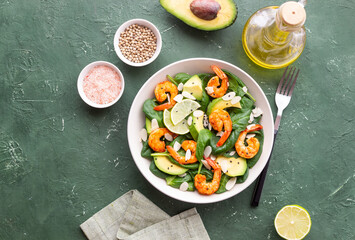 Salad with shrimps, avocado, spinach and almonds. Healthy eating. Diet.