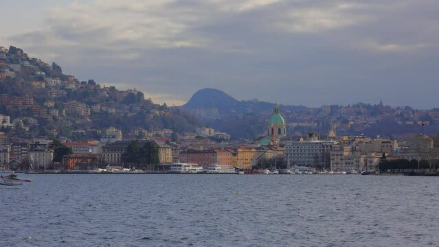 gabbiano e idrovolante sul lago di como