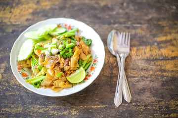 salad with chicken and vegetables