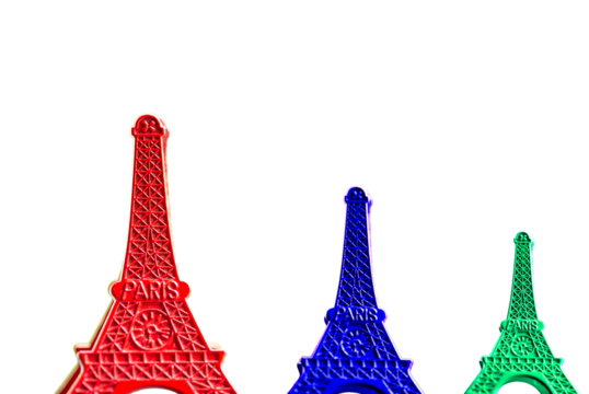 Torre Eiffel em miniatura coloridas.   