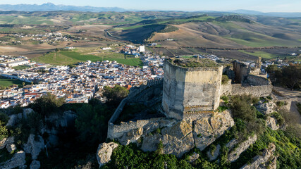 vista aérea del castillo de Fatetar en el municipio de Espera, Andalucía