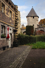 blick vom kloster auf den pater vinck turm