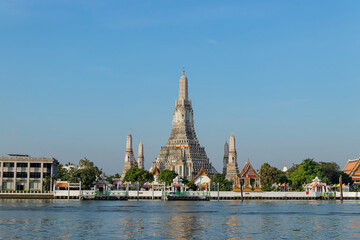 Naklejka premium Wat Arun Ratchawararam is a Buddhist temple in Bangkok Yai district of Bangkok, Thailand.