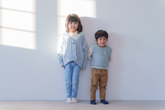 笑顔の子供（兄弟・家族・ファミリー）