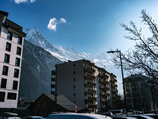 街から見た山の風景