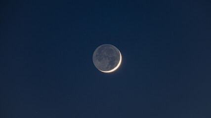 The crescent moon of the moonage 3