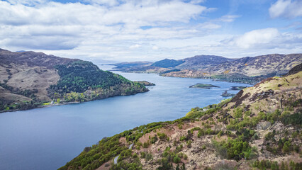 Fototapeta na wymiar Majestic Loch Duich: A Scottish Gem