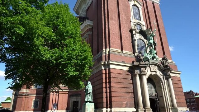 Hamburg St. Michaelis Kirche - Kirchturm im Sommer