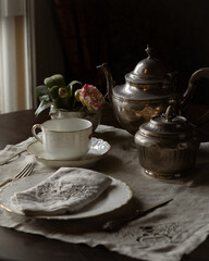 Mesa del té en el Palacio de la Pena, Sintra, Lisboa, Portugal.