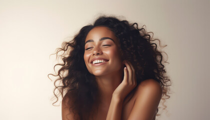 Radiant African American Beauty: Happy Young Woman's Closeup Portrait - Banner of Joyful Lifestyle, Attractive Features, and Natural Fashionable Elegance in an Outdoor Setting - obrazy, fototapety, plakaty
