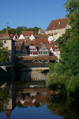 Obraz premium Roter Steg in Schwäbisch Hall