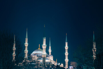 Fototapeta na wymiar Sultanahmet Camii or Blue Mosque view at night. Ramadan or islamic concept photo