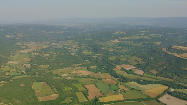 vue a&eacute;rienne drone du luberon