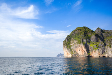 Fototapeta na wymiar Beautiful landscape of the Maya Bay in the Phi Phi Islands, Thailand