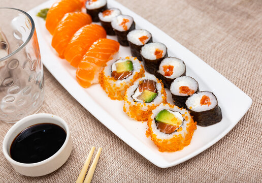 Urumaki - Images et vidéos libres de droits | Adobe Stock