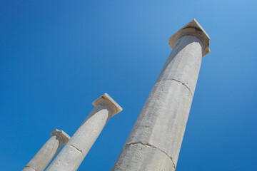 Columns in Delos