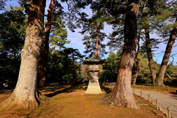 Fototapeta premium Kenroku-en located in Kanazawa, Ishikawa, Japan, one of the Three Great Gardens of Japan.