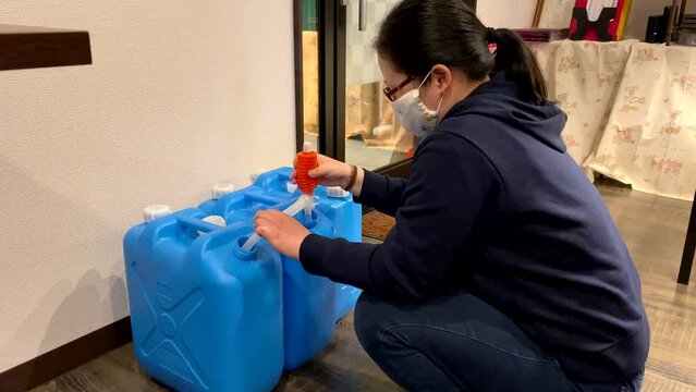 北国の寒冷地での灯油の重要性、北国の冬　灯油ストーブ