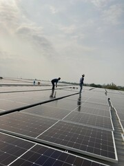 The labourers of Solar cell System installed Solar panels