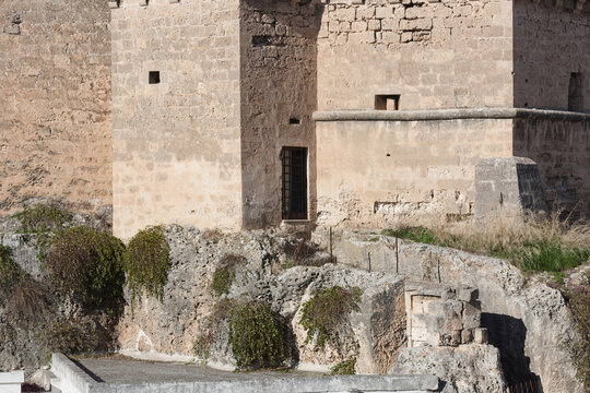 castello episcopio di grottaglie