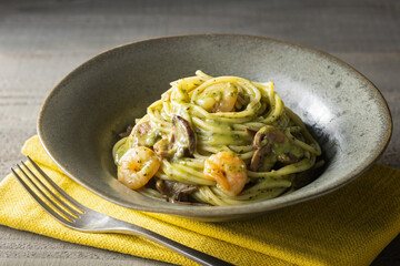 海老とマッシュルームのジェノベーゼ